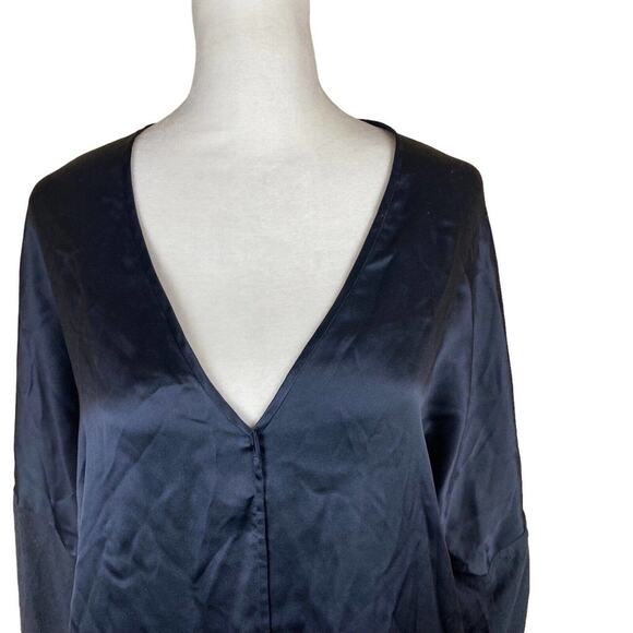 Vince. V-neck Silk Mixed Media Tunic Top Size Small - Picture 3 of 6